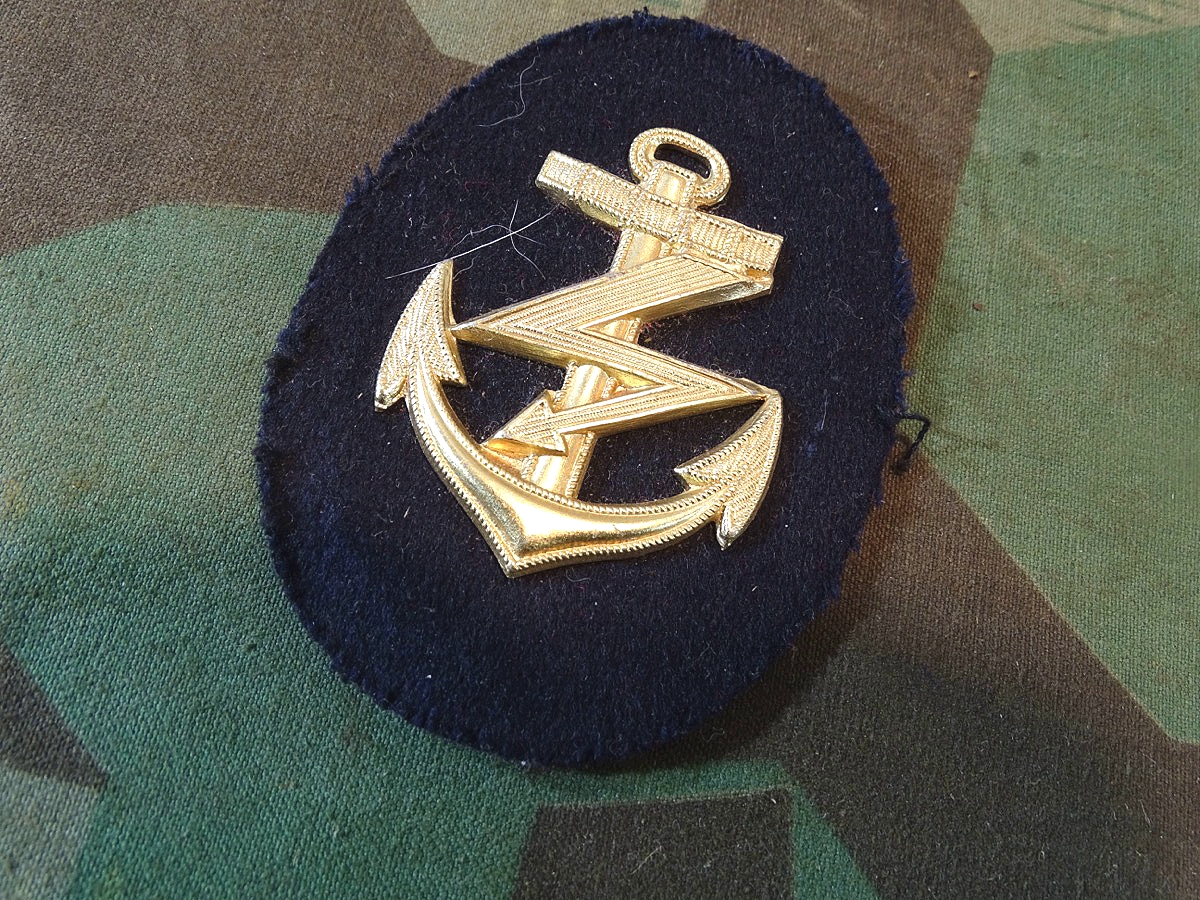 Kriegsmarine Ärmelabzeichen Funkmaat mit Metallauflage 