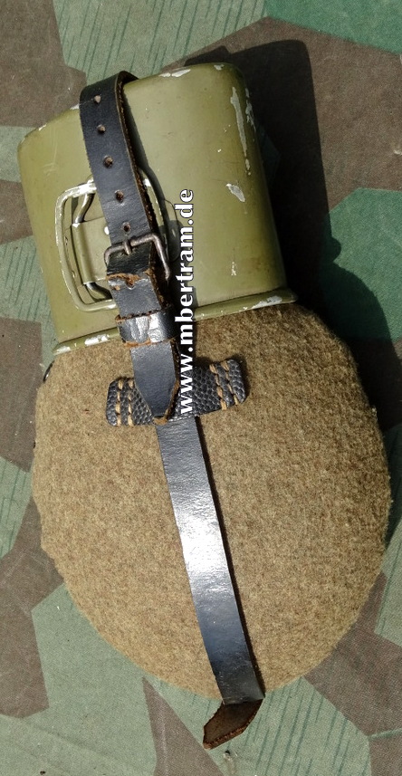 Feldflasche Wehrmacht, "CFL 44", grün emailliert, nrgl.