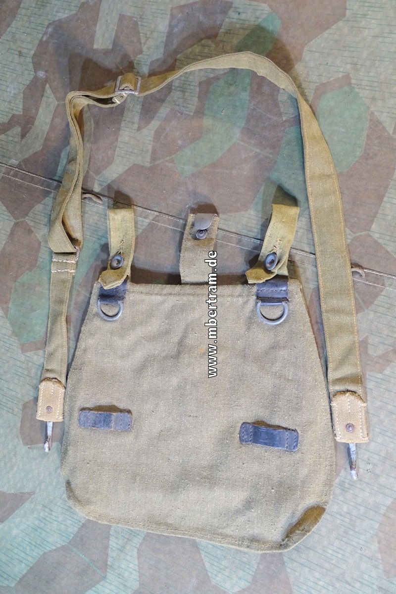 Wehrmacht Afrika Korps, Tropen Brotbeutel. Webstoff an Riemen und Laschen.