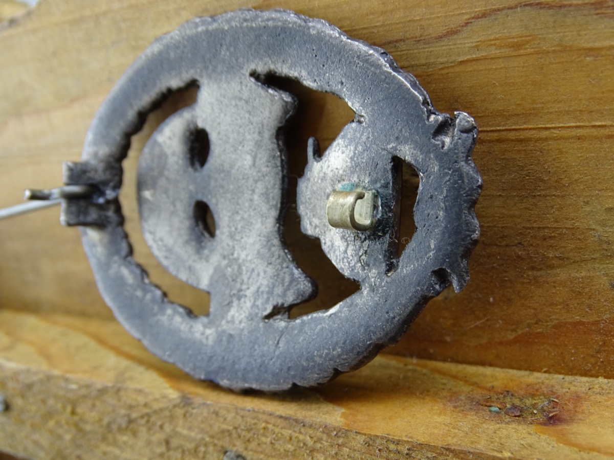 Replik: Panzertruppen Abzeichen der Legion Condor, (Dt. Freiwilligenverband im span. Bürgerkrieg.) Schöne dunkle Patina
