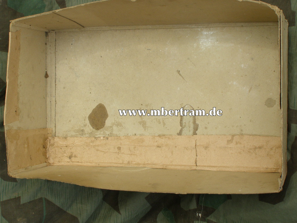 13516-24 Komplettes Luftschutz Gasjäckchen mit Behelfs Karton