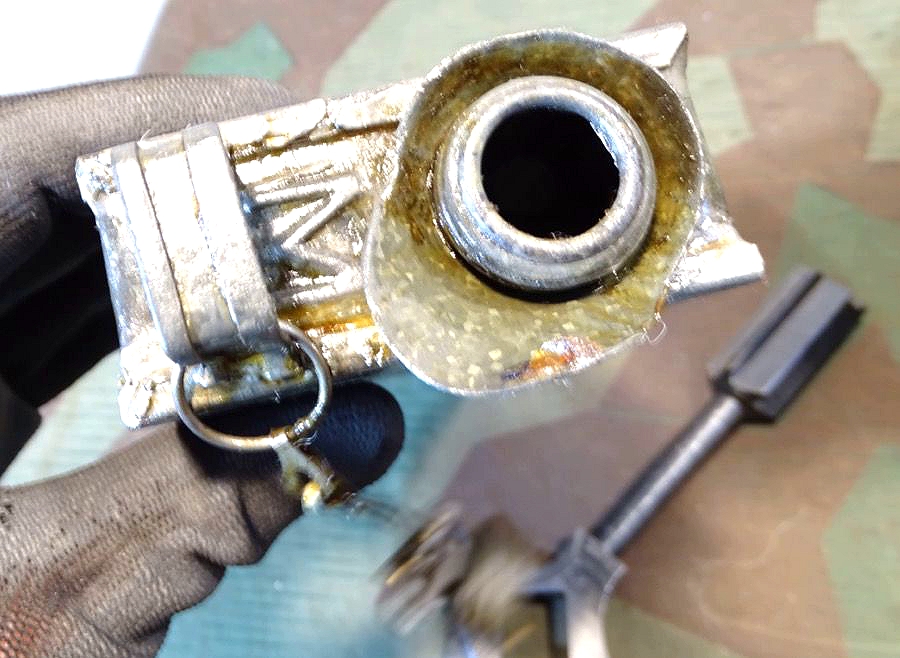 Waffenmeister Gurtkasten für das MG Maxim M 1910 mit umfangreichem Inhalt Waffenmeister Gurtkasten für das MG Maxim M 1910 mit umfangreichem Inhalt
