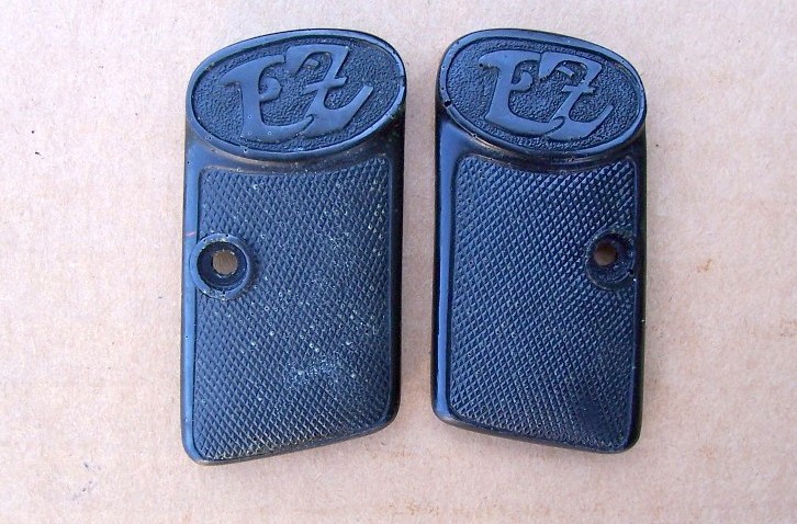 Griffschalen / Grippanels for E.Zehna Pistol Kal.6,35