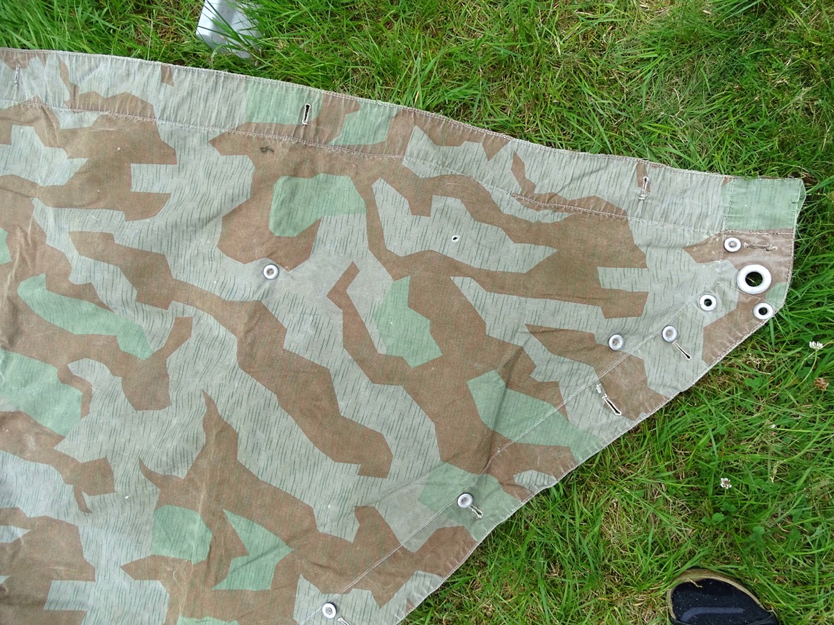 Dreieckszeltbahn Wehrmacht, farbfrisches Tarnmuster, 1939, 2 Riemen (5) Dreieckszeltbahn Wehrmacht, farbfrisches Tarnmuster, 1939, 2 Riemen (5)