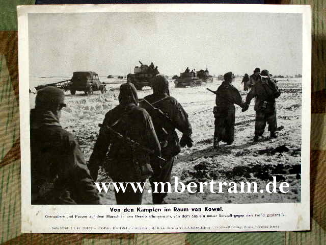 Grosses Pressefoto 17x24cm " Bereitstellung von Panzern und Grenadieren im Raum Kowel.PK Foto v