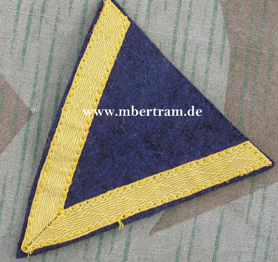 Ärmelwinkel Kriegsmarine Gefreiter. Blaue Stoffunterlage