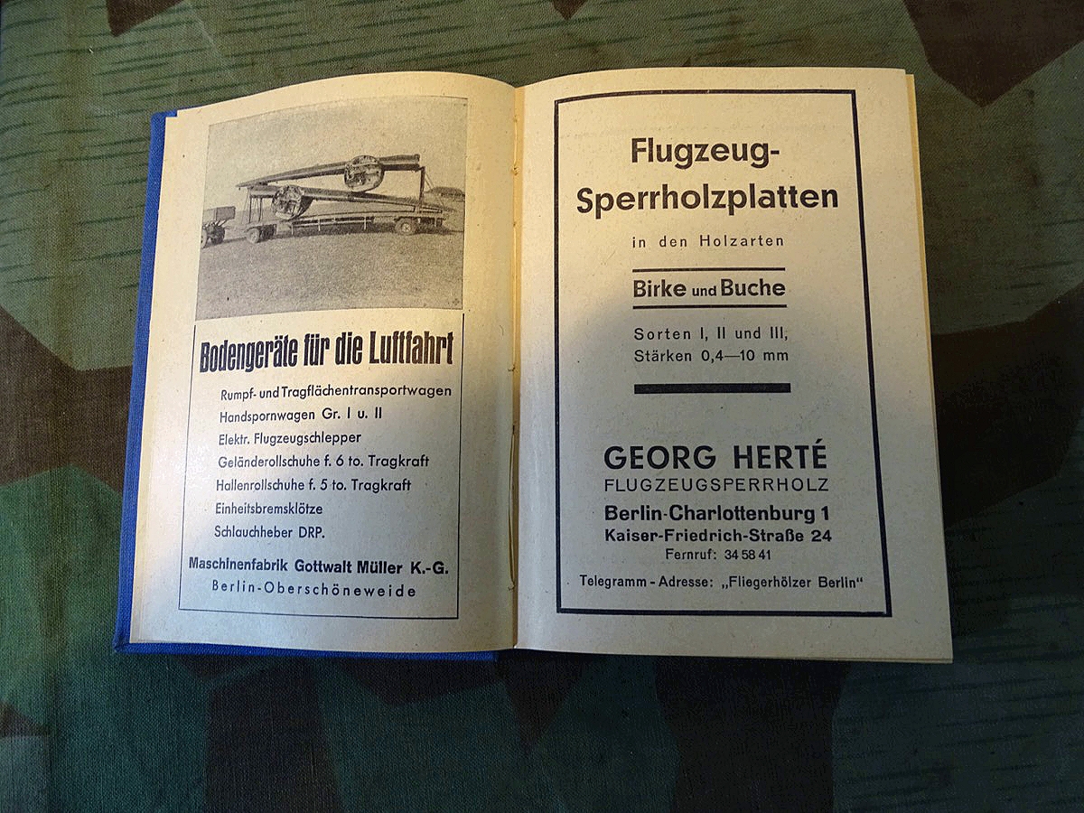 Luftwaffen Taschenkalender 1943, Uniformtafeln, Werbung Luftrüstung, Flugzeugfotos. Luftwaffen Taschenkalender 1943, Uniformtafeln, Werbung Luftrüstung, Flugzeugfotos.
