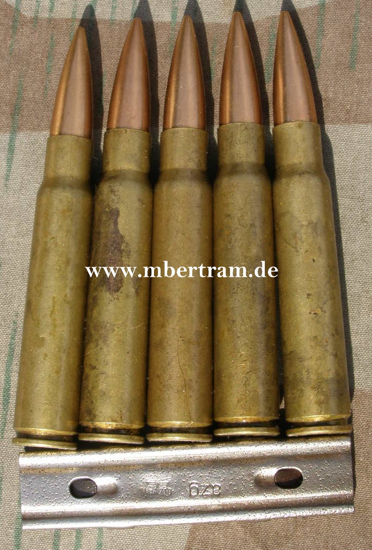 8028-1 K 98 Ladestreifen, 5 Messingpatronen, frühe Fertigung
