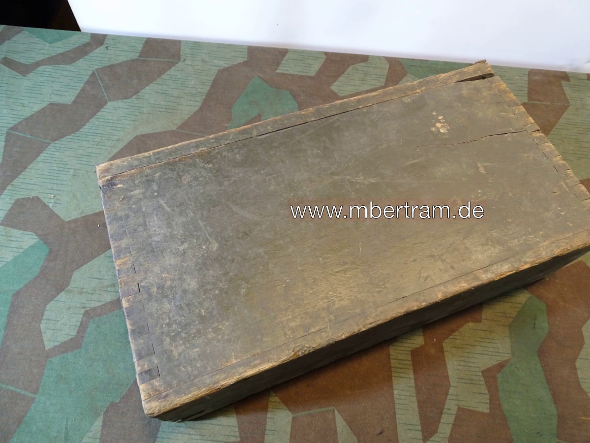 Holz Patronenkasten / Gurtkasten  MG 08 mit Stoffgurt,  1. Weltkrieg