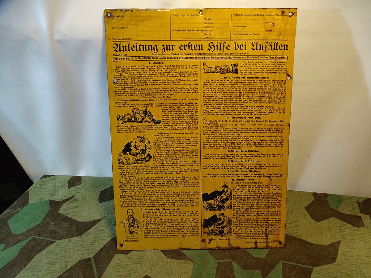 Blechschild von 1934 Anleitung zur ersten Hilfe bei Unfällen. 