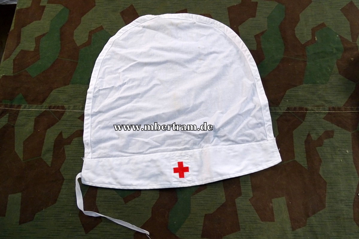 Kopfhaube mit rotem Kreuz zu Krankenschwesterntracht, ggf. 40er Jahre.