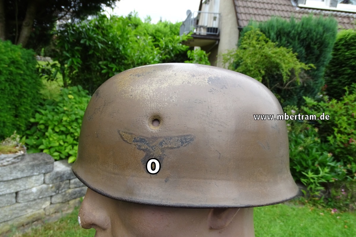 Luftwaffen Fallschirmjäger Helm Glocke, deutsch, 2. WK, Adlerwappen, Tarnlack.