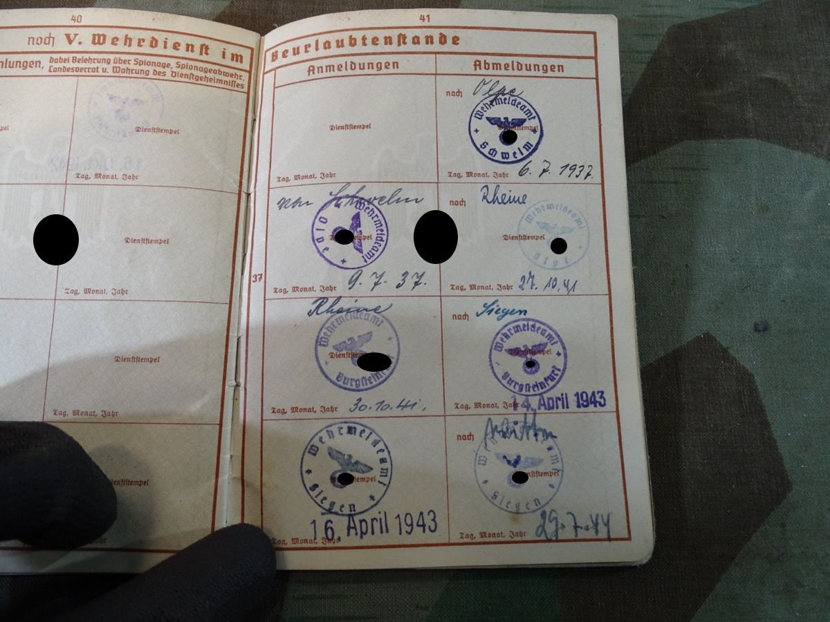 2 Wehrpässe 1. u 2. Weltkrieg mit 2 Hüllen u. Urkunde Ehrenkreuz f. Frontkämpfer 2 Wehrpässe 1. u 2. Weltkrieg mit 2 Hüllen u. Urkunde Ehrenkreuz f. Frontkämpfer