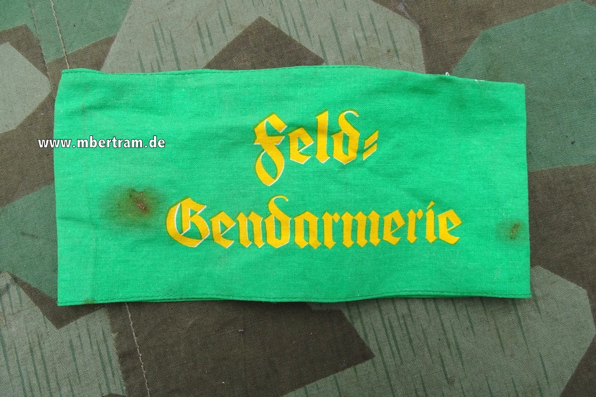 Replik: Armbinde " Feldgendarmerie" altdeutsche Schrift