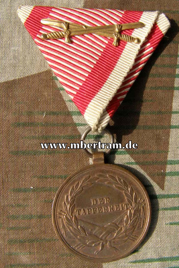 Österreich. Bronzene Tapferkeitsmedaille mit Band