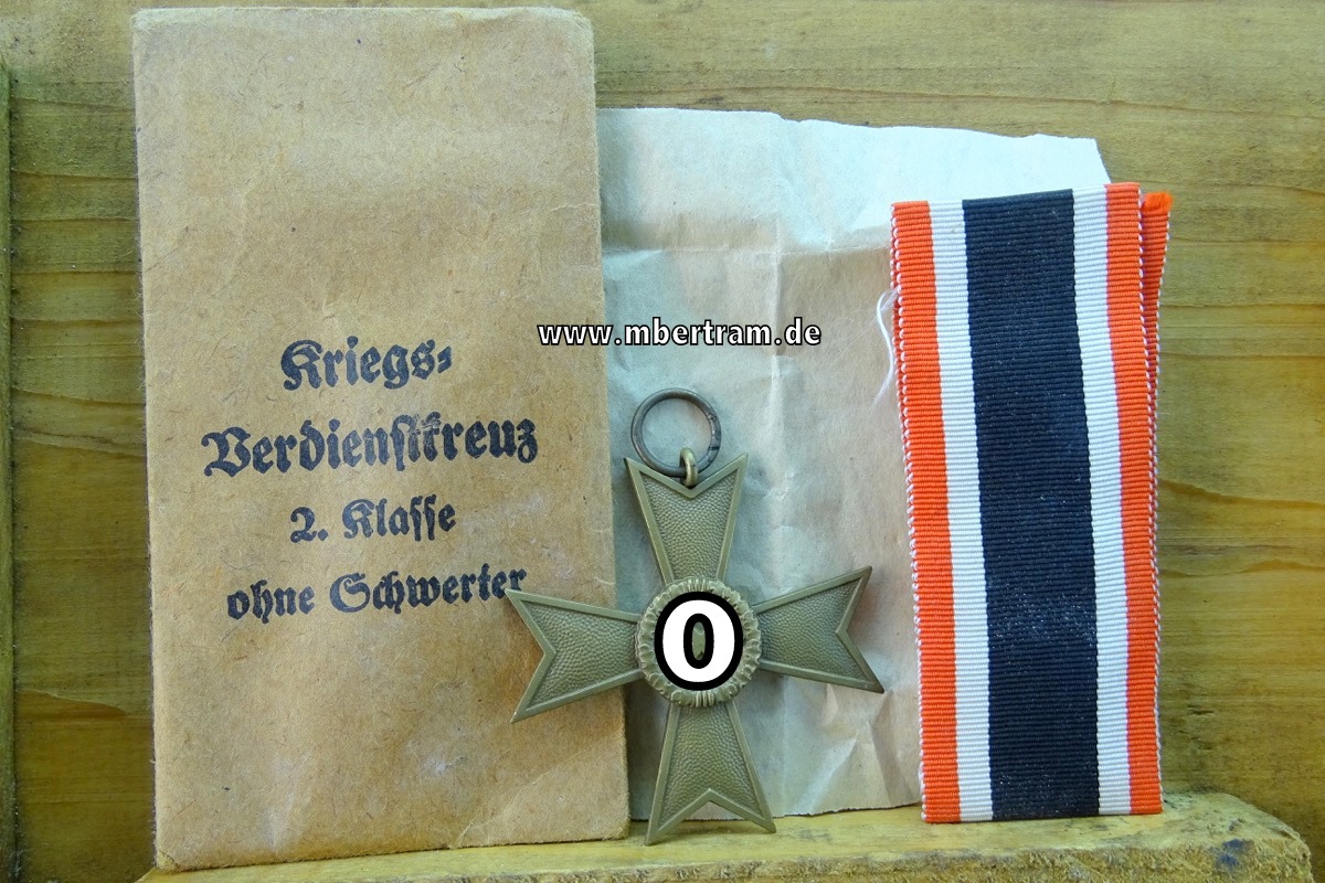 Kriegsverdienstkreuz 1939 2. Klasse ohne Schwerter in der Verleihungstüte, Hst: 1