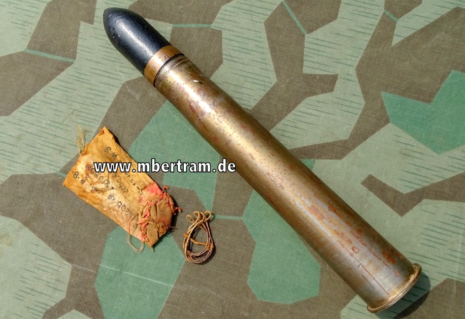 Wehrmacht 3,7cm Pak Geschoss mit Kupferführungsring, vermessingte Stahlhülse
