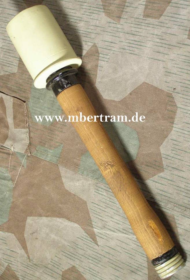 9307-1 Replik: Nachbau der deutschen M24 Stielhandgranate