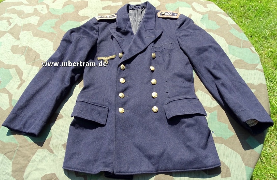 Uniform Jackett Steuermann / Oberbootsmann der Kriegsmarine mit Effekten.