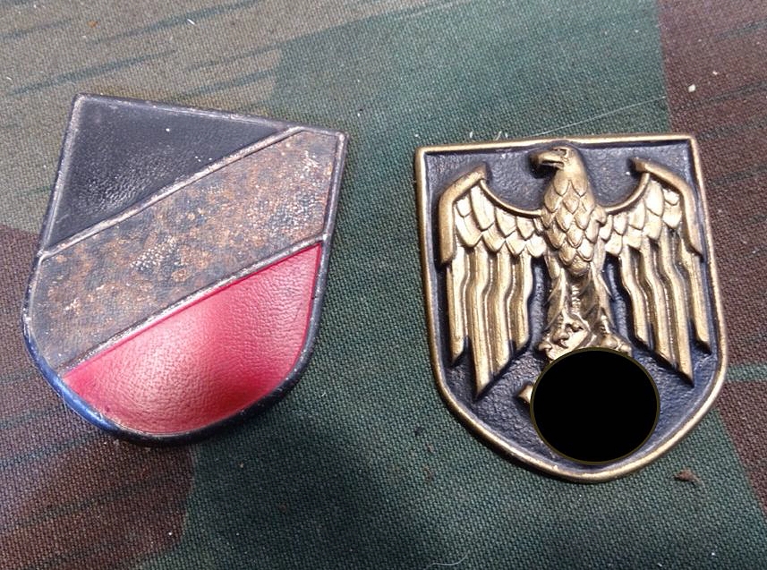 Replik Pärchen Tropenhelm Wappen Afrika Korps ohne Splinte 