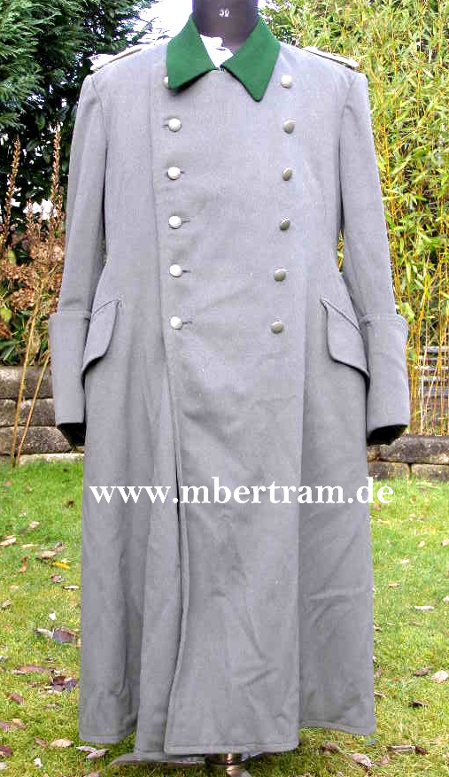 Wehrmacht Mantel für einen Hauptmann Infanterie Rgt. 12