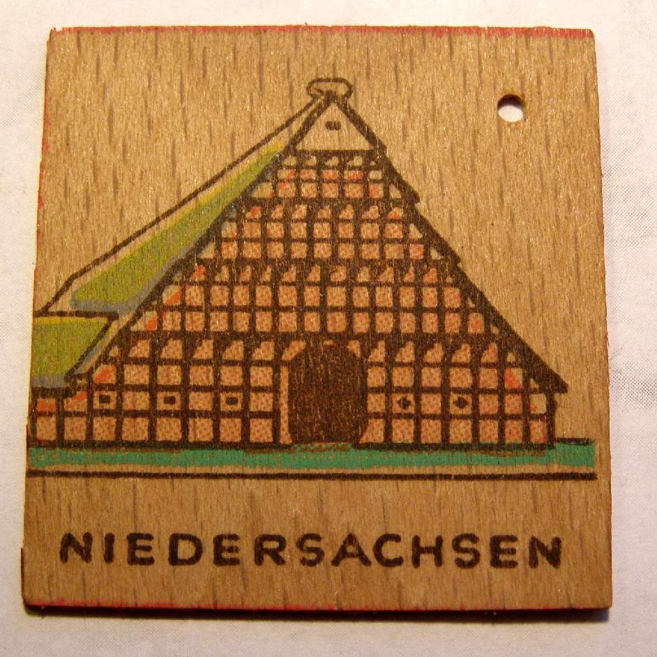 WHW 1942, Sperrholzabzeichen, " Niedersachsen", Nov. 1942, Deutsche Bauernhäuser