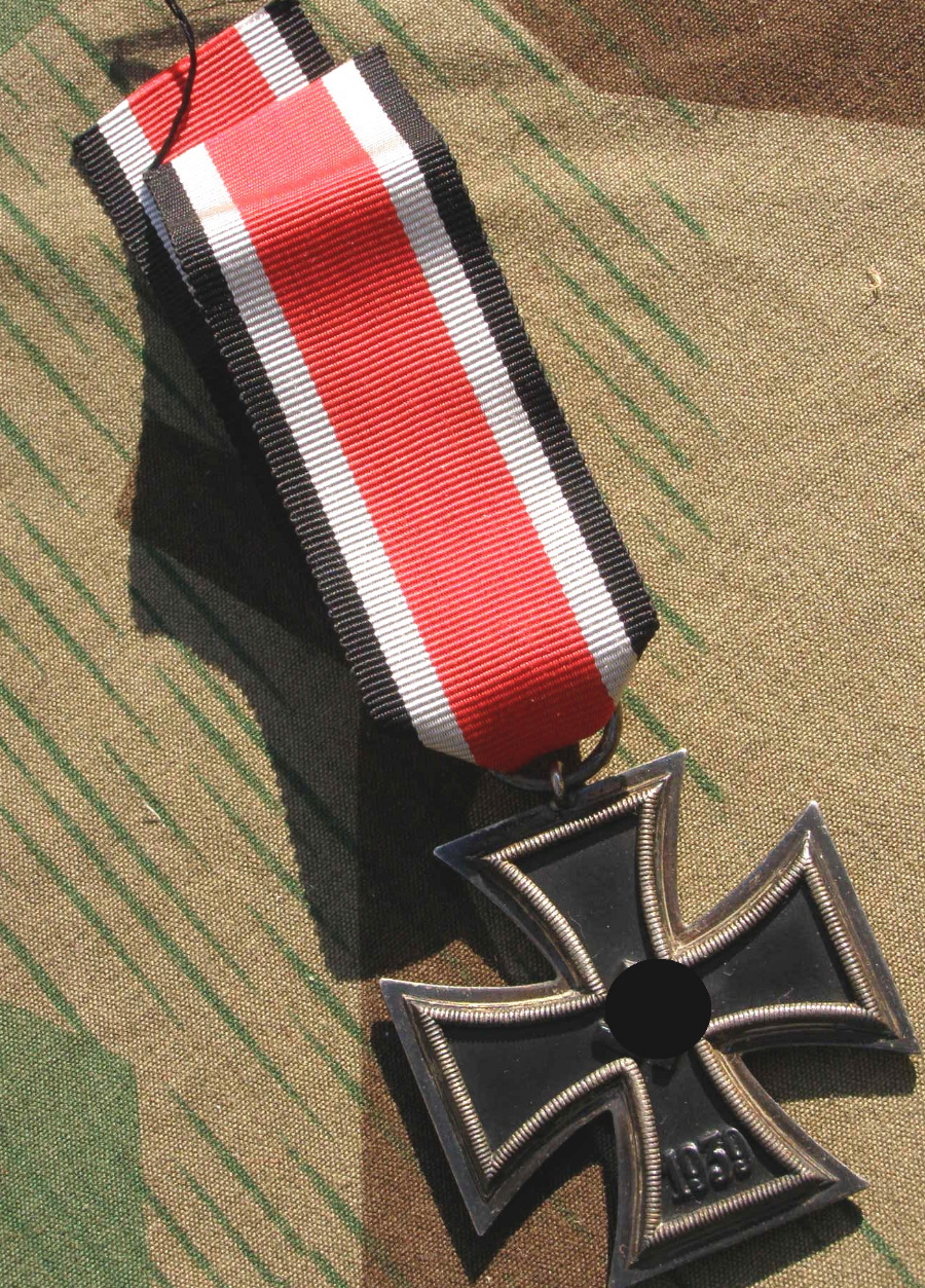EISERNES KREUZ 1939 2. KLASSE AM BAND o. HERSTELLER