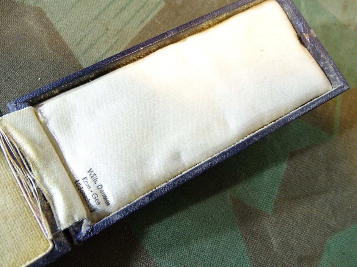 Ehrenkreuz der deutschen Mutter 1 Stufe in Gold, m. Etui, langes Band,  Hst.: Deumer