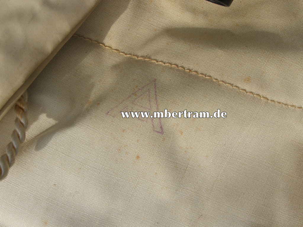 13516-6 Komplettes Luftschutz Gasjäckchen mit Behelfs Karton