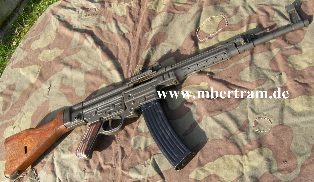 WH Deko Sturmgewehr 44, "ac 45", phosphatiert, Selten !!!