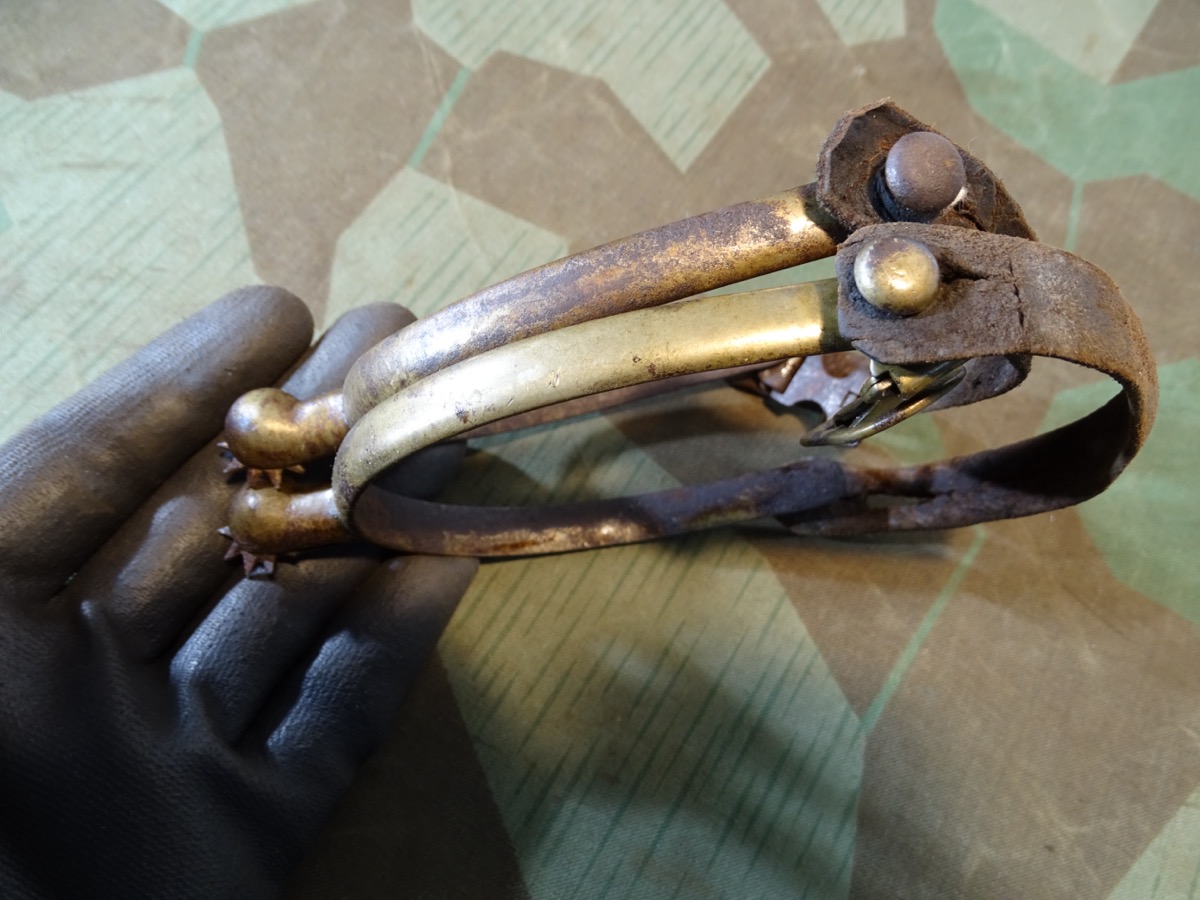 Paar Militär Sporen 1. / 2. Weltkrieg mit Schnalle Rädchen und Leder