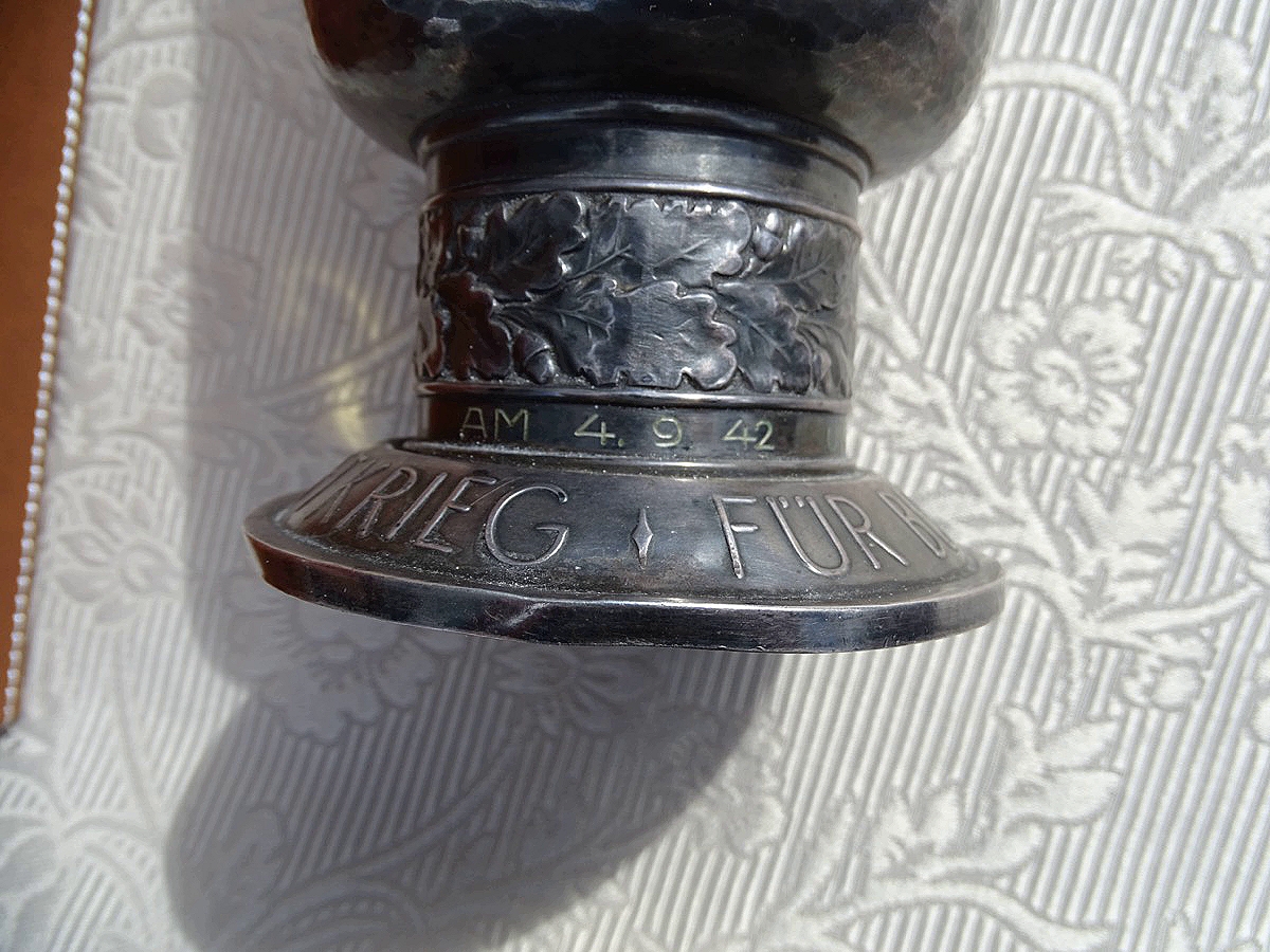Luftwaffe Ehrenpokal für besondere Leistungen im Luftkrieg für Unteroffizier Ludwig Schubert, Bordschütze, 1942 Luftwaffe Ehrenpokal für besondere Leistungen im Luftkrieg für Unteroffizier Ludwig Schubert, Bordschütze, 1942