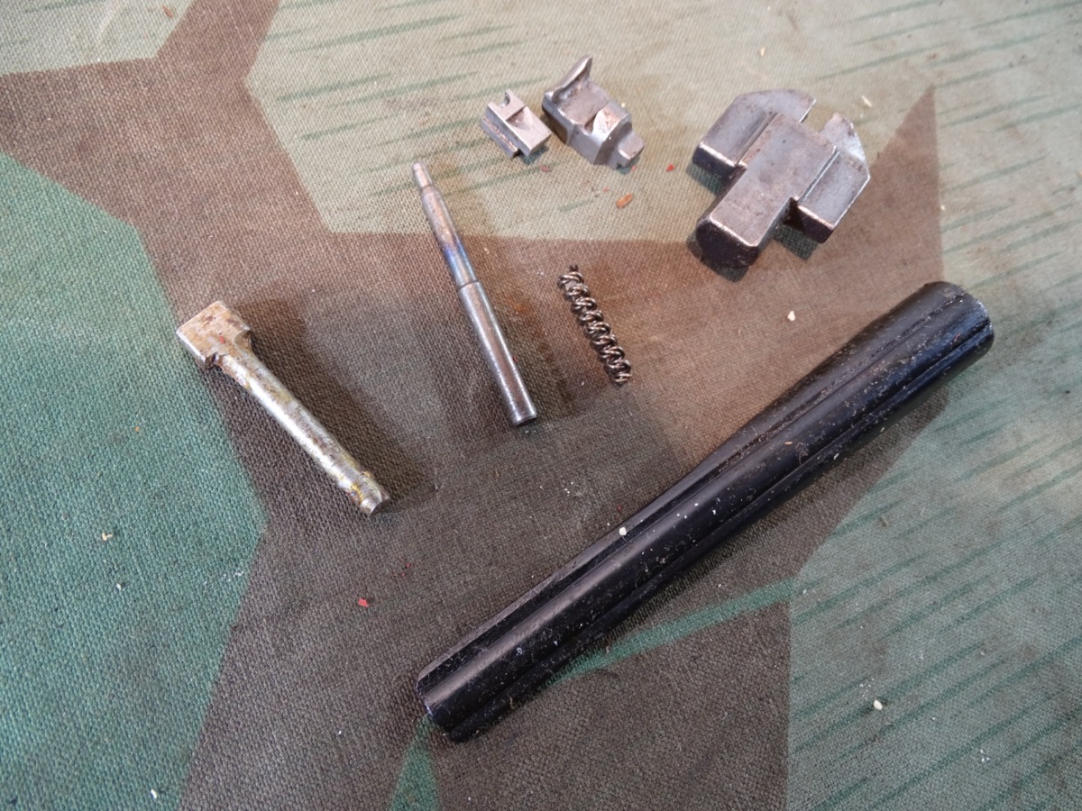 7-teiliger Kleinteilesatz für  MG 42 oder MG 42/53,  Verschlussteile
