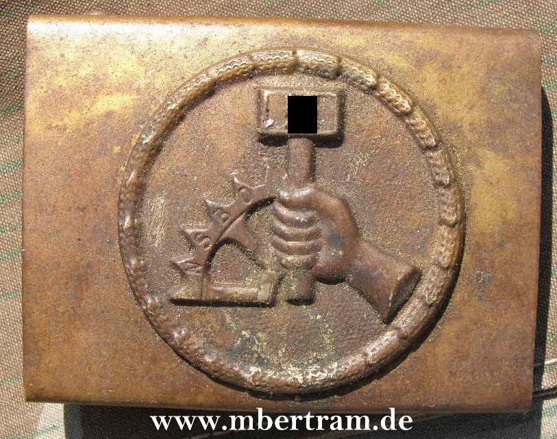 Replik: Koppelschloss NSBO, Buntmetall, gealtert.