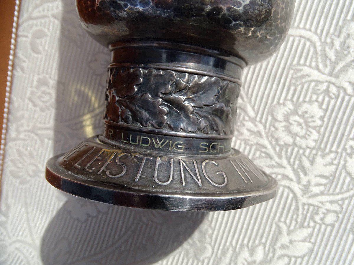 Luftwaffe Ehrenpokal für besondere Leistungen im Luftkrieg für Unteroffizier Ludwig Schubert, Bordschütze, 1942 Luftwaffe Ehrenpokal für besondere Leistungen im Luftkrieg für Unteroffizier Ludwig Schubert, Bordschütze, 1942