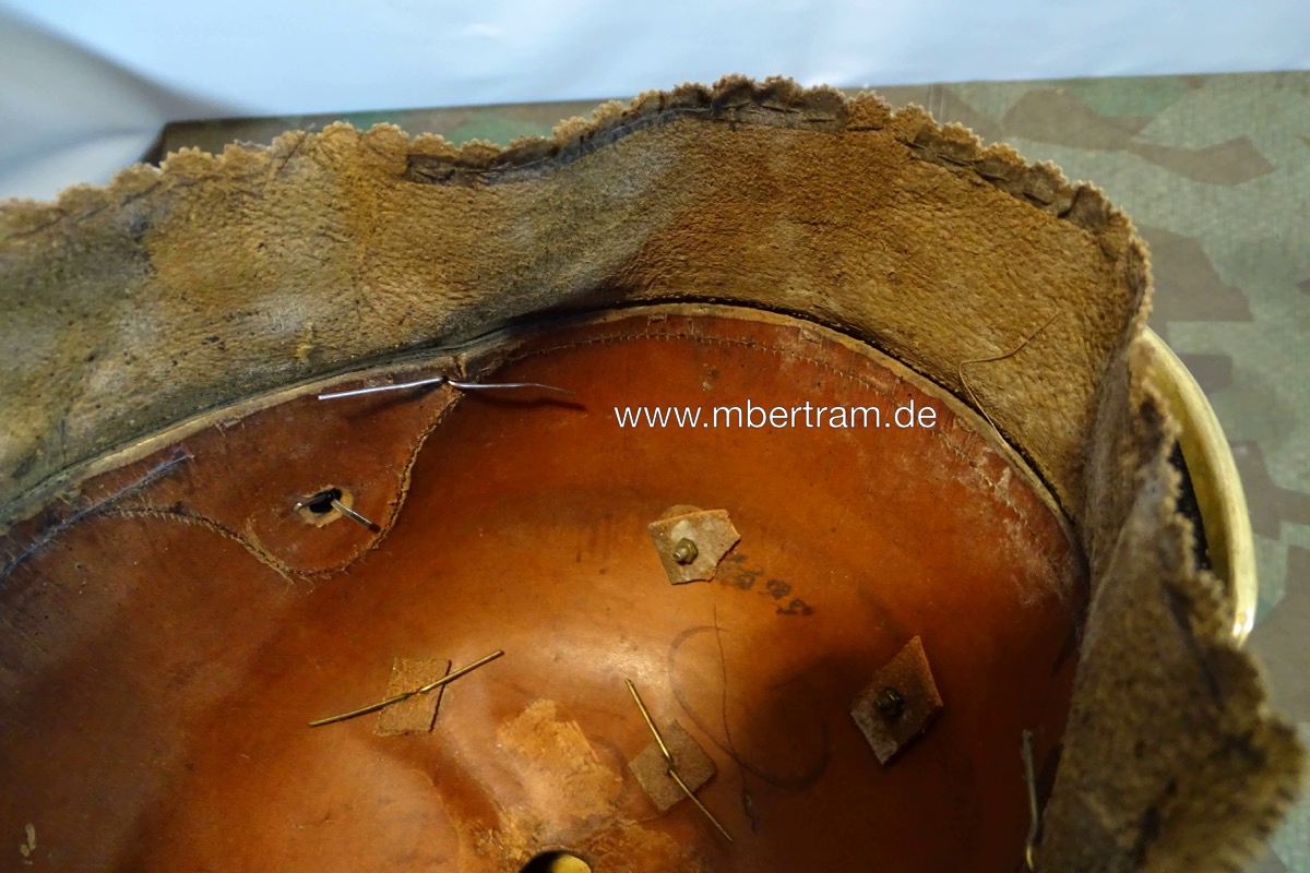 20432-13 Baden Pickelhaube für einen Unteroffizier im Dragoner-Regimenter 20 bzw. 21 oder 22