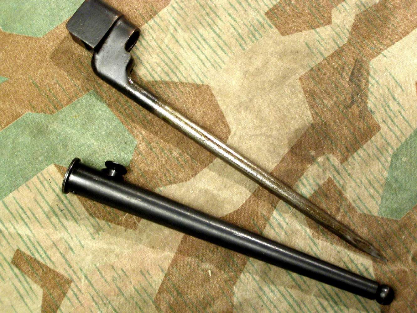 Britisches Spike Bajonett Enfield Mark II Nr. 4 mit Scheide
