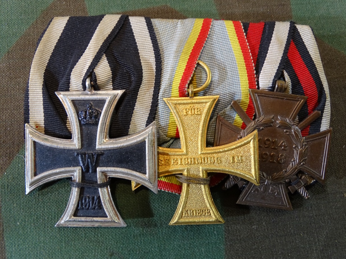 3er Ordensspange EK 2 1914,  Mecklenburg-Schwerin Militärverdienstkreuz 2. Klasse 1914, Ehrenkreuz für Frontkämpfer