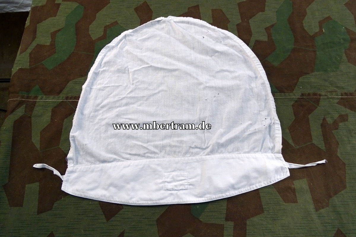 Kopfhaube mit rotem Kreuz zu Krankenschwesterntracht, ggf. 40er Jahre.