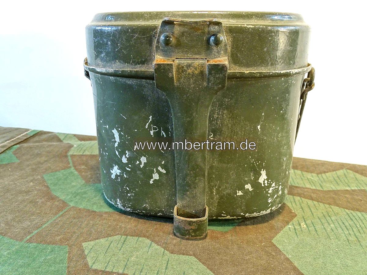 Spätes Wehrmachts Kochgeschirr um 1944/45, feldgrau, ohne Hersteller.