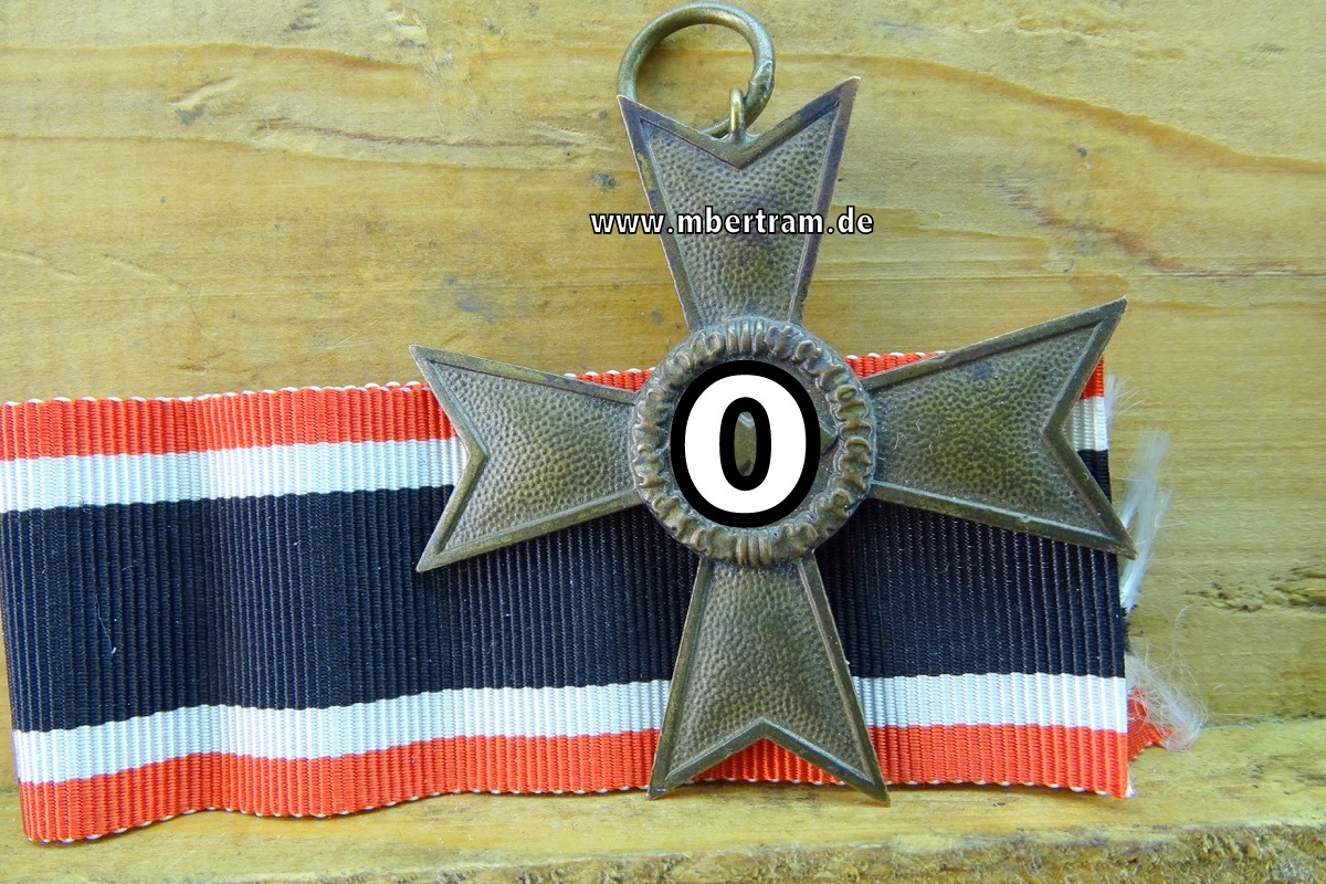 Kriegsverdienstkreuz 1939 2. Klasse ohne Schwerter, Buntmetall, am Band, Hst: "19"