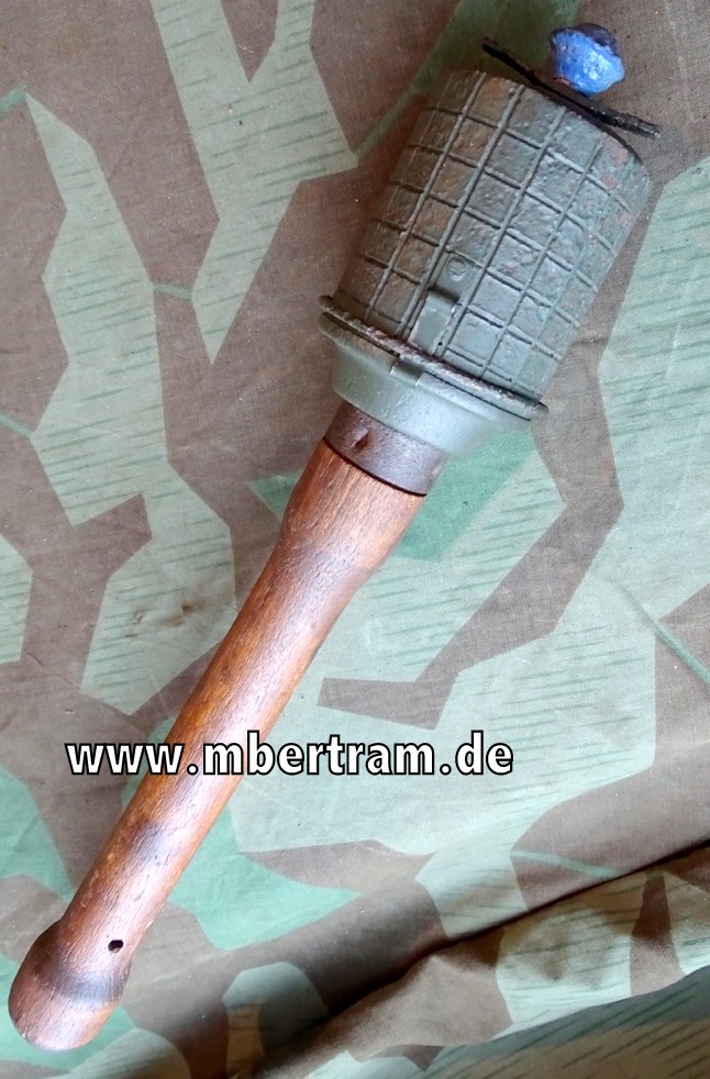 Deutsche Stiel Handgranate 43 mit original Splitterring von 1945!!!