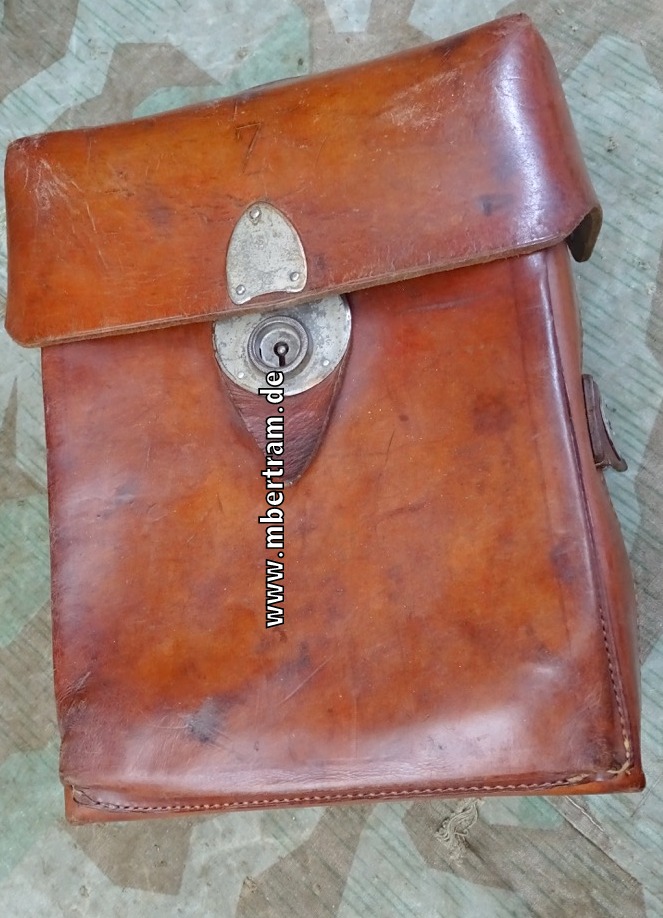 Kavallerie Feldchirourgen Ledertasche,"Bollmann & Co Tuttlingen 1942"