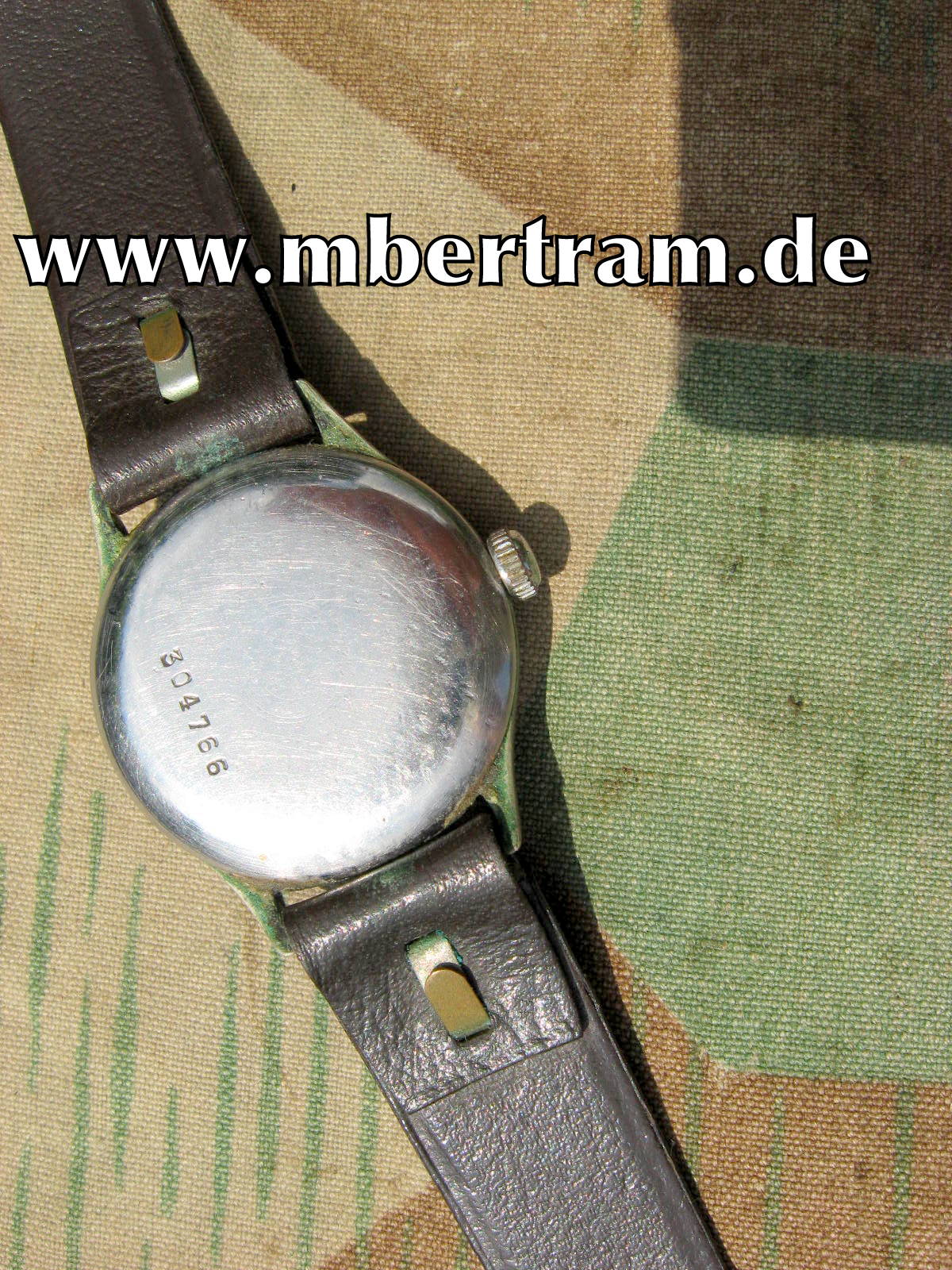 Kriegsmarine Dienstuhr " KM Alpina " Serien Nr. 304766