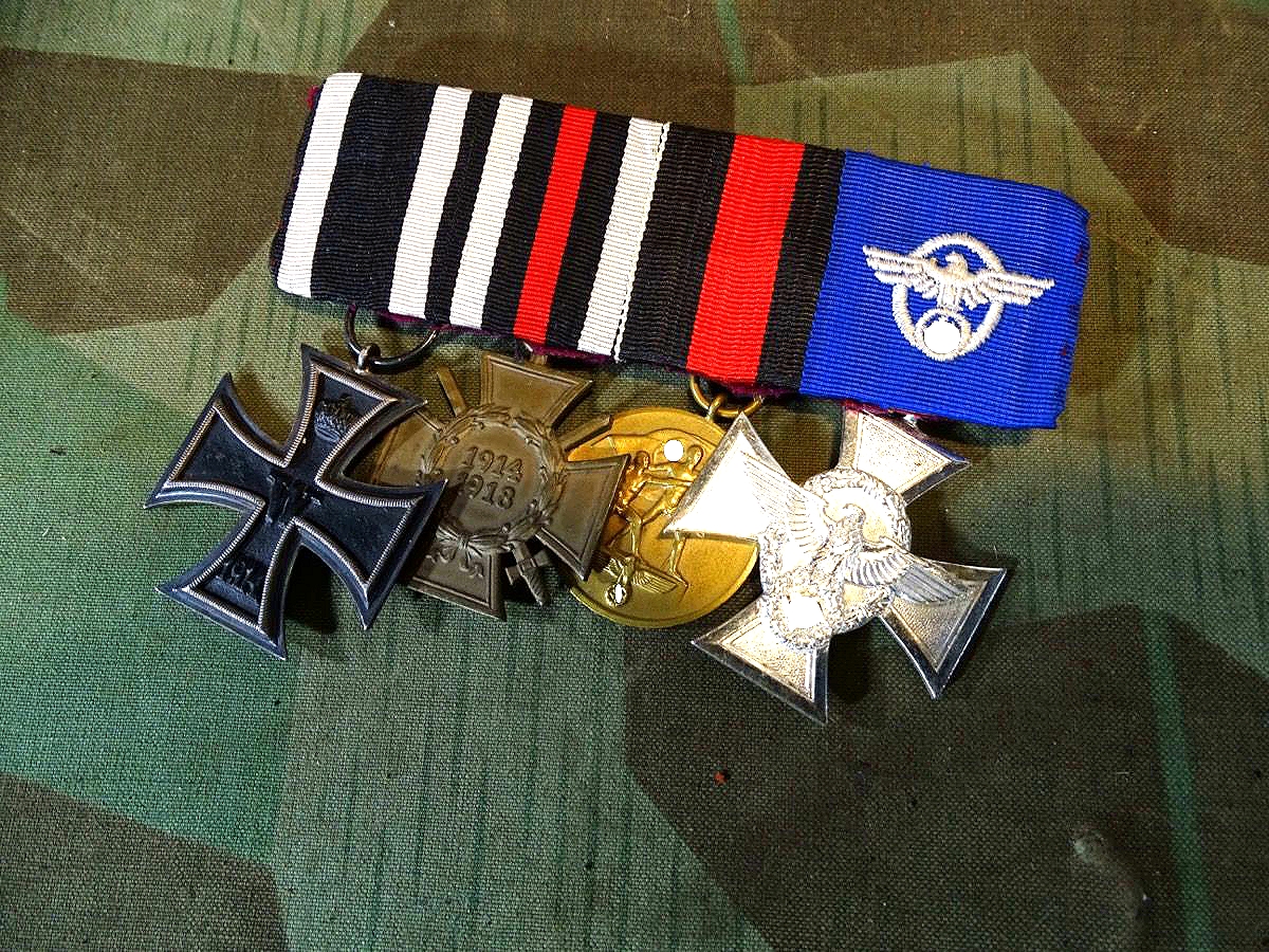 4er Ordenspange:  EK 2 1914, Ehrenkr.1914/18. , Med. Okt. 1938, Pol. DA Silber-18J.