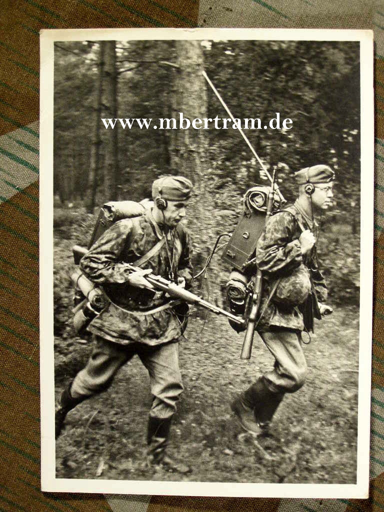 Unsere Waffen SS-Funktrupp nimmt Stellungswechsel vor