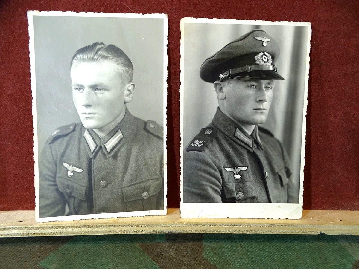 2 schöne, klare Portraitfotos eines Küstenartillerie Angehörigen, Schirmmütze