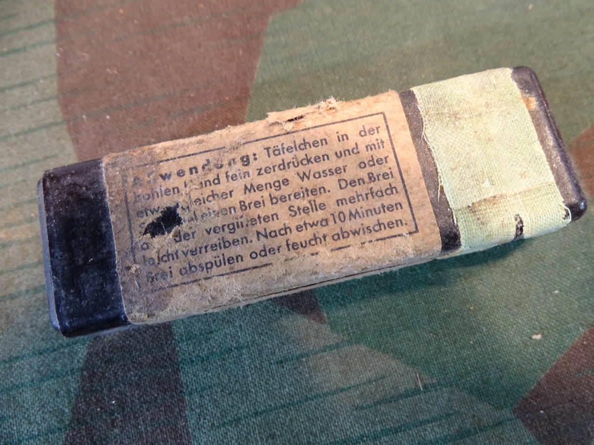 Wehrmacht Gas-Hautentgiftungsmittel Losantin, von 1942, grüner Ring