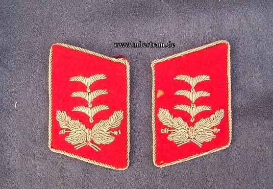 Luftwaffe Kragenspiegel für einen Hauptmann der Flakartillerie