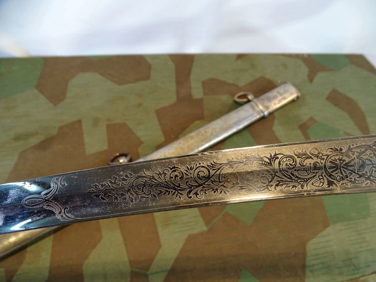 Früher (Ulanen ?) oder Artillerie Säbel, 2 Scheidenringe. Mit Ätzung 1891-94 Früher (Ulanen ?) oder Artillerie Säbel, 2 Scheidenringe. Mit Ätzung 1891-94